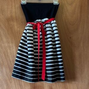 J Lee motherhood Striped Black & White maternity halter top,narrow Red belt (mlb